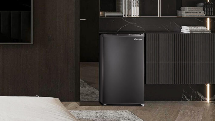 Điểm nổi bật của tủ lạnh Casper EcoFresh chính là thiết kế nhỏ gọn và tinh tế, giúp người dùng dễ dàng lắp đặt tại nhiều khu vực khác nhau mà không chiếm quá nhiều diện tích. Điểm nổi bật của tủ lạnh Casper EcoFresh chính là thiết kế nhỏ gọn và tinh tế, giúp người dùng dễ dàng lắp đặt tại nhiều khu vực khác nhau mà không chiếm quá nhiều diện tích.
